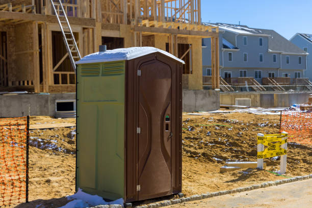 Best Luxury portable toilet rental  in Croswell, MI